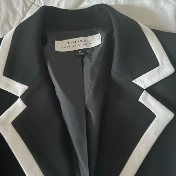 🌹 Tahari Blazer size 6 ✨ - Picture 4 of 5